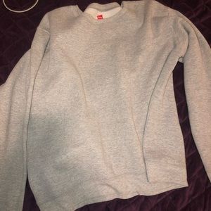 gray top long sleeve baggy